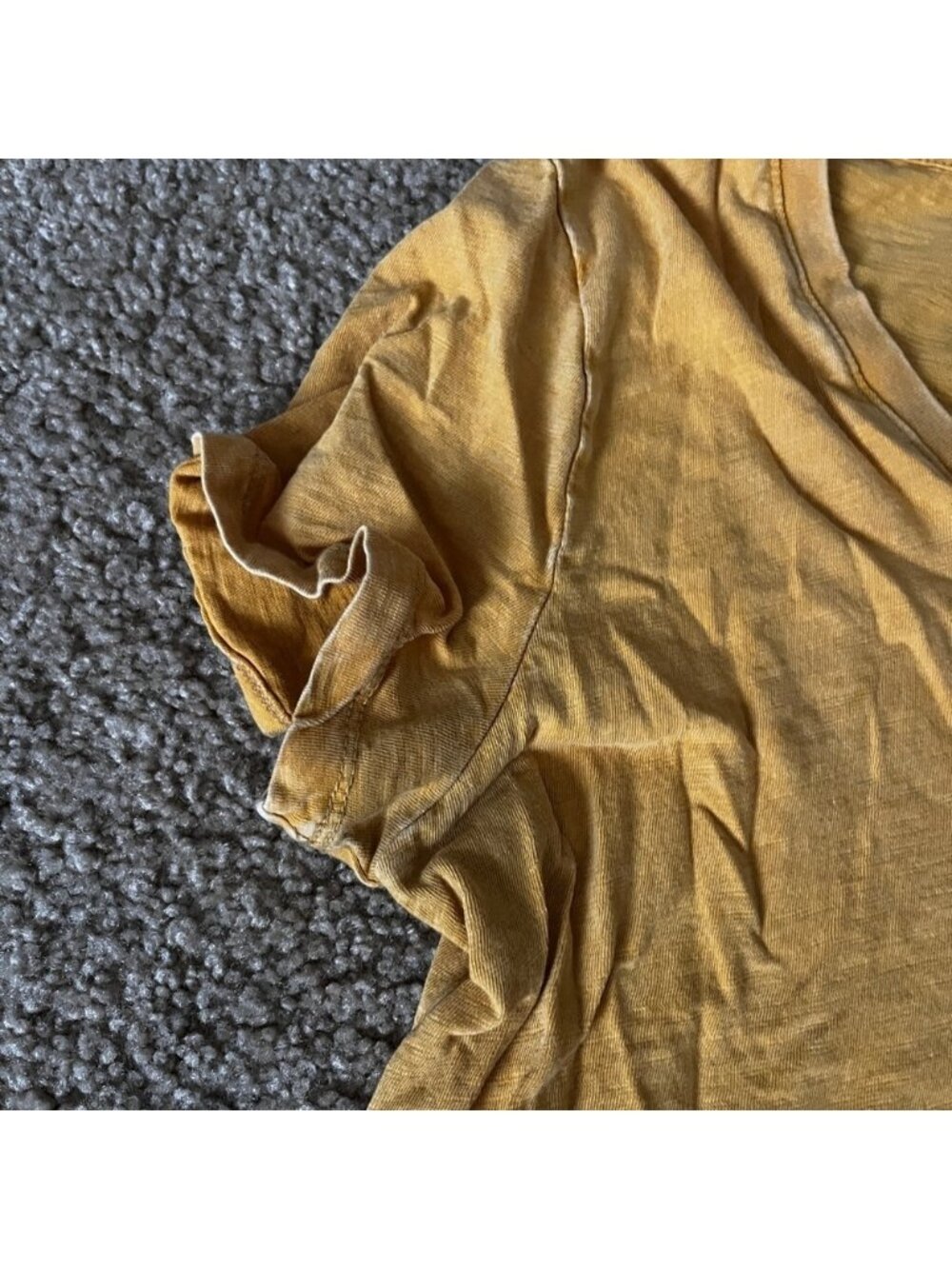 Universal Threads tee - Picture 4 of 5